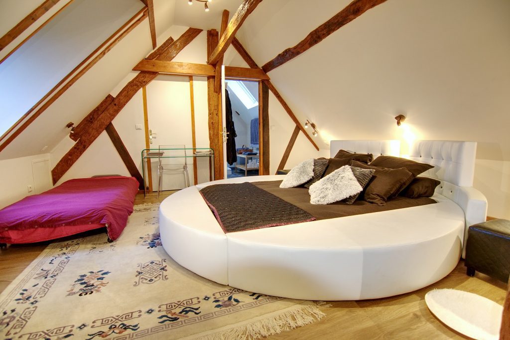 Chambre amour et folie ferme historique Jean de la Fontaine chambres d'hôtes