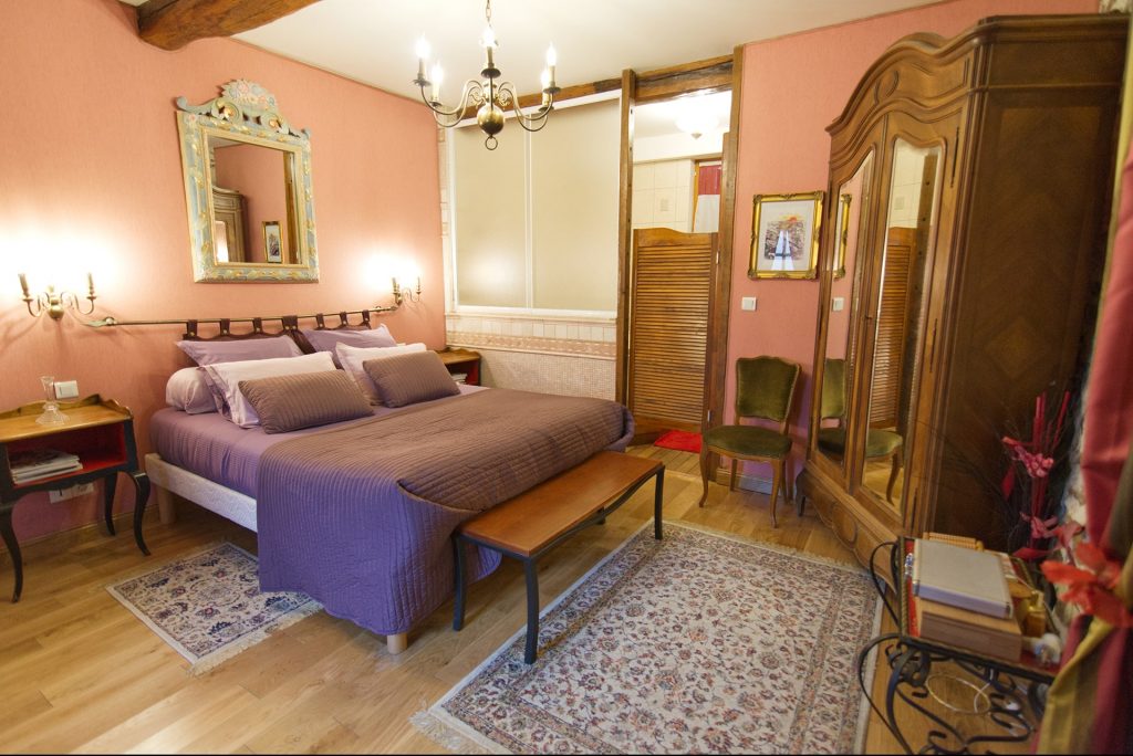 Chambre le chêne et le roseau ferme historique Jean de la Fontaine chambres d'hôtes