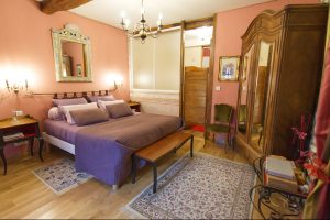 Chambre le chêne et le roseau ferme historique Jean de la Fontaine chambres d'hôtes