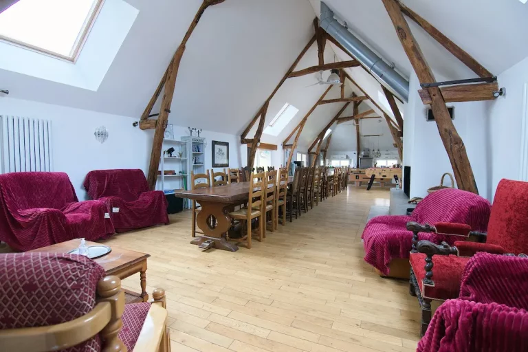 Magnifique salle de séminaire les deux amis de la Ferme Historique Jean de la Fontaine dans l'Aisne