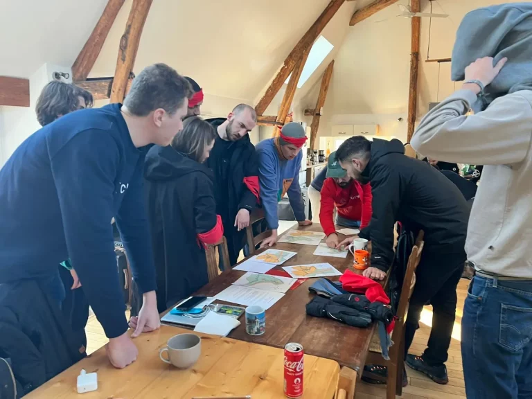 Activité en équipe, team building entreprise dans l'aisne avec Sapiens Modernes et Ferme Historique Jean de la Fontaine
