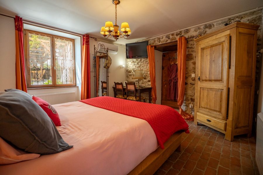 Chambre la cigale et la fourmi ferme historique Jean de la Fontaine chambres d'hôtes Grand gîte