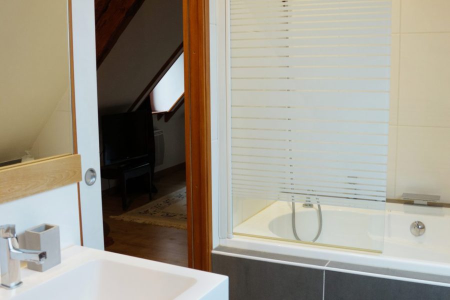 Sanitaires chambre amour et folie ferme historique Jean de la Fontaine