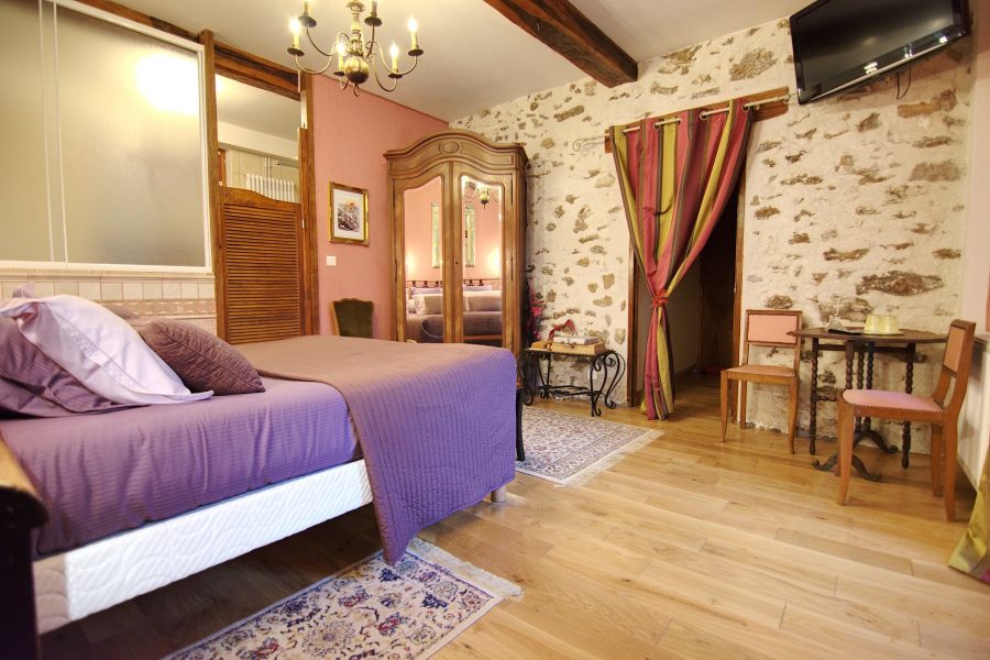 Chambre le chêne et le roseau ferme historique Jean de la Fontaine Grand gîte
