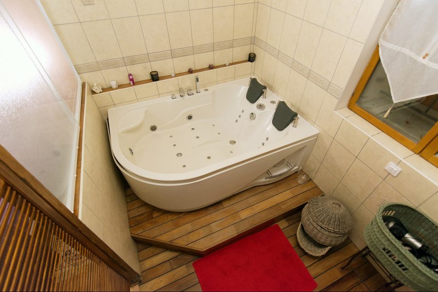 Jacuzzi chambre le chêne et le roseau Grand gîte Séjour bien-être