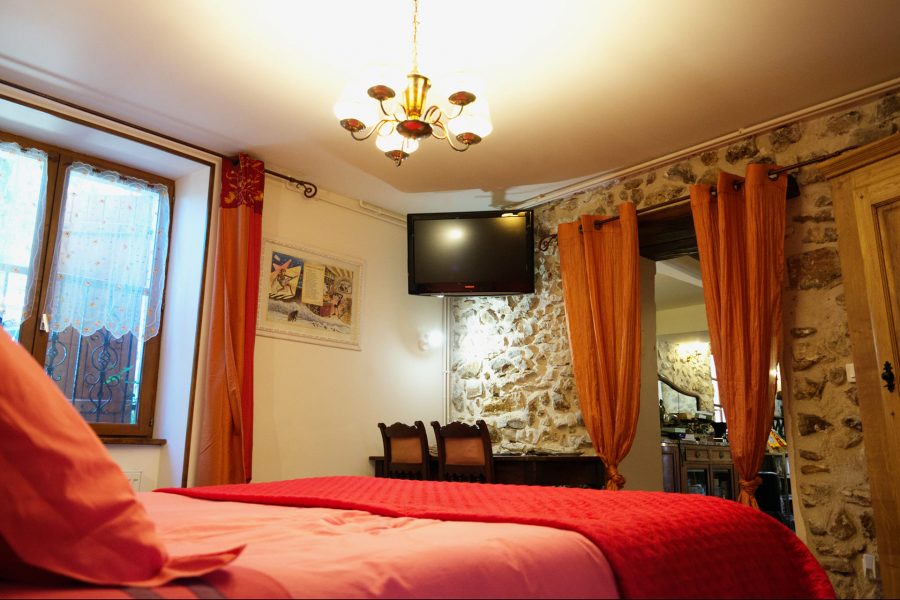 Chambre la cigale et la fourmi ferme historique Jean de la Fontaine