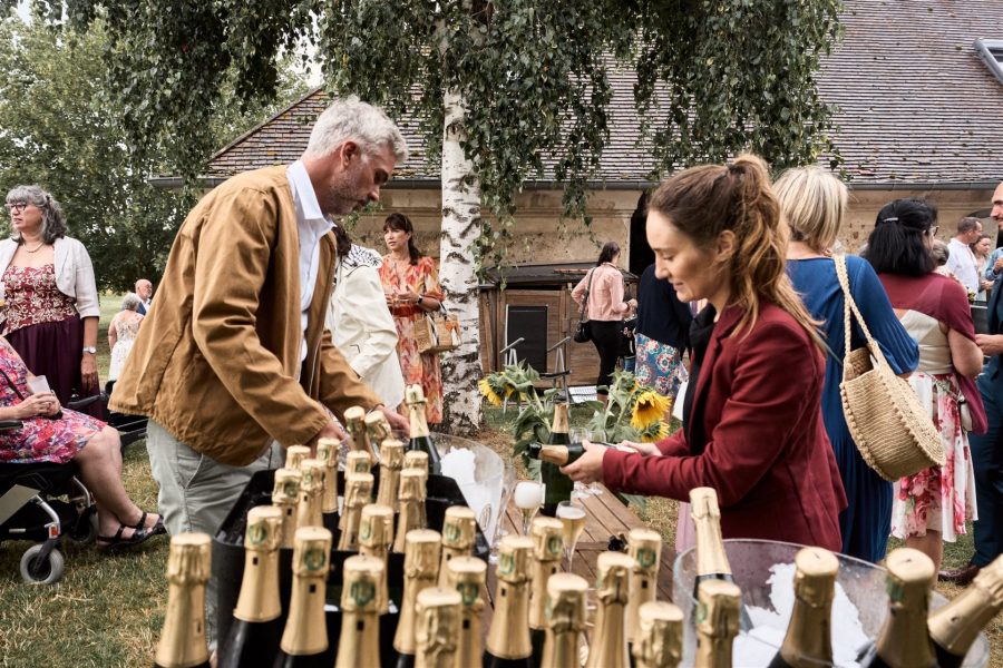 Préparatifs Mariage espace extérieur jardin ferme historique jean de la fontaine